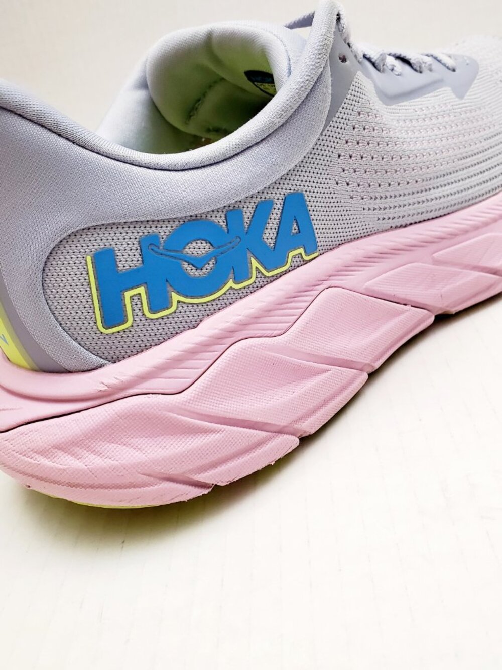 HOKA ONE ONE ARAHI 7 Womens Size 8b Grey & Pink Athletic Running Shoes 1147851 - Picture 7 of 12